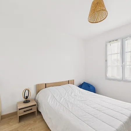 800m De La Plage, Jolie Maison Pour 6 Avec Jardin Barbâtre