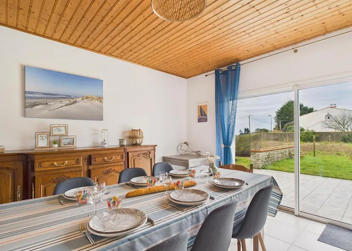 800m De La Plage, Jolie Maison Pour 6 Avec Jardin Barbâtre