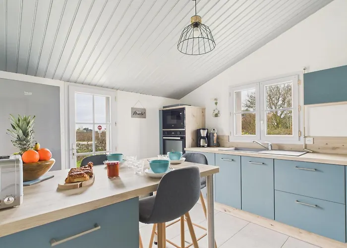 800m De La Plage, Jolie Maison Pour 6 Avec Jardin Hébergement de vacances Barbâtre