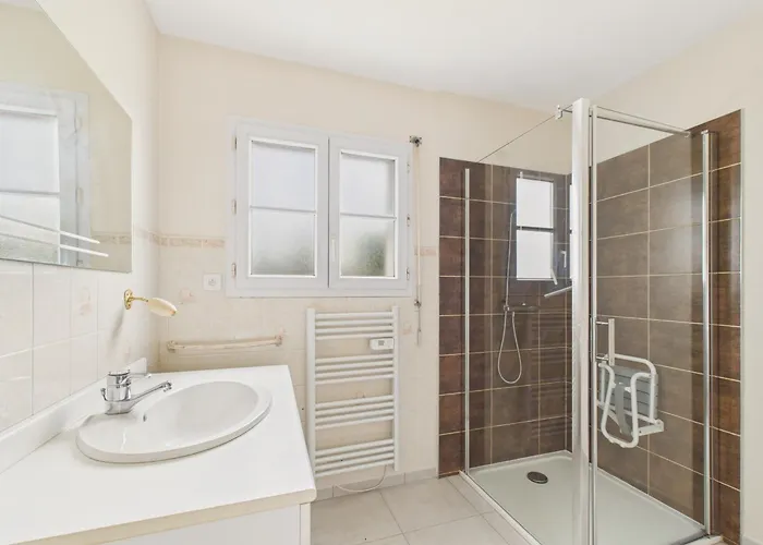 800m De La Plage, Jolie Maison Pour 6 Avec Jardin * Barbâtre