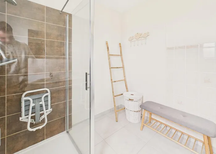 Hébergement de vacances 800m De La Plage, Jolie Maison Pour 6 Avec Jardin Barbâtre