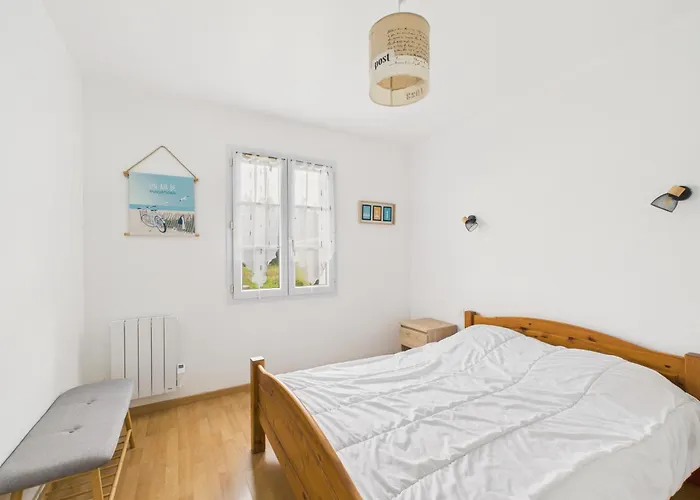 800m De La Plage, Jolie Maison Pour 6 Avec Jardin Hébergement de vacances Barbâtre